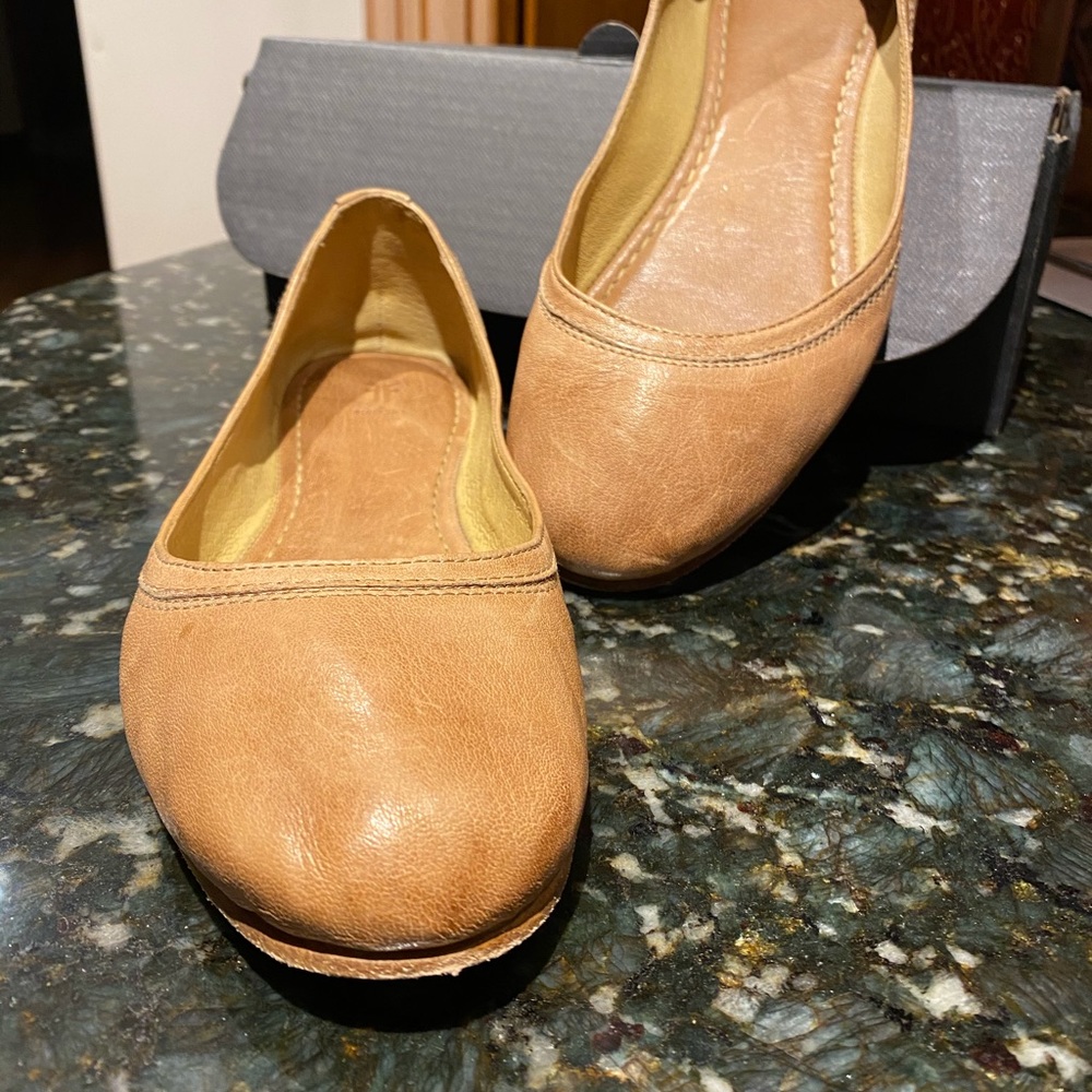 Frye flats